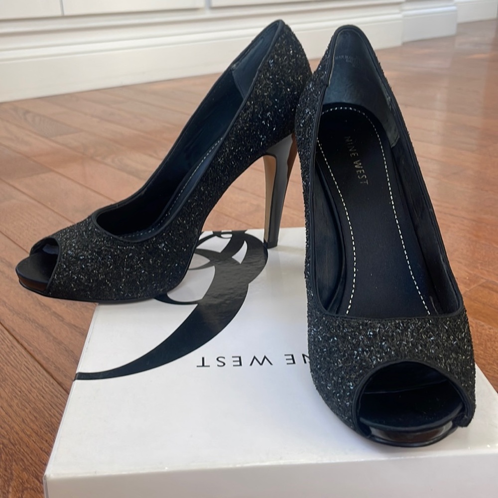 NINE WEST